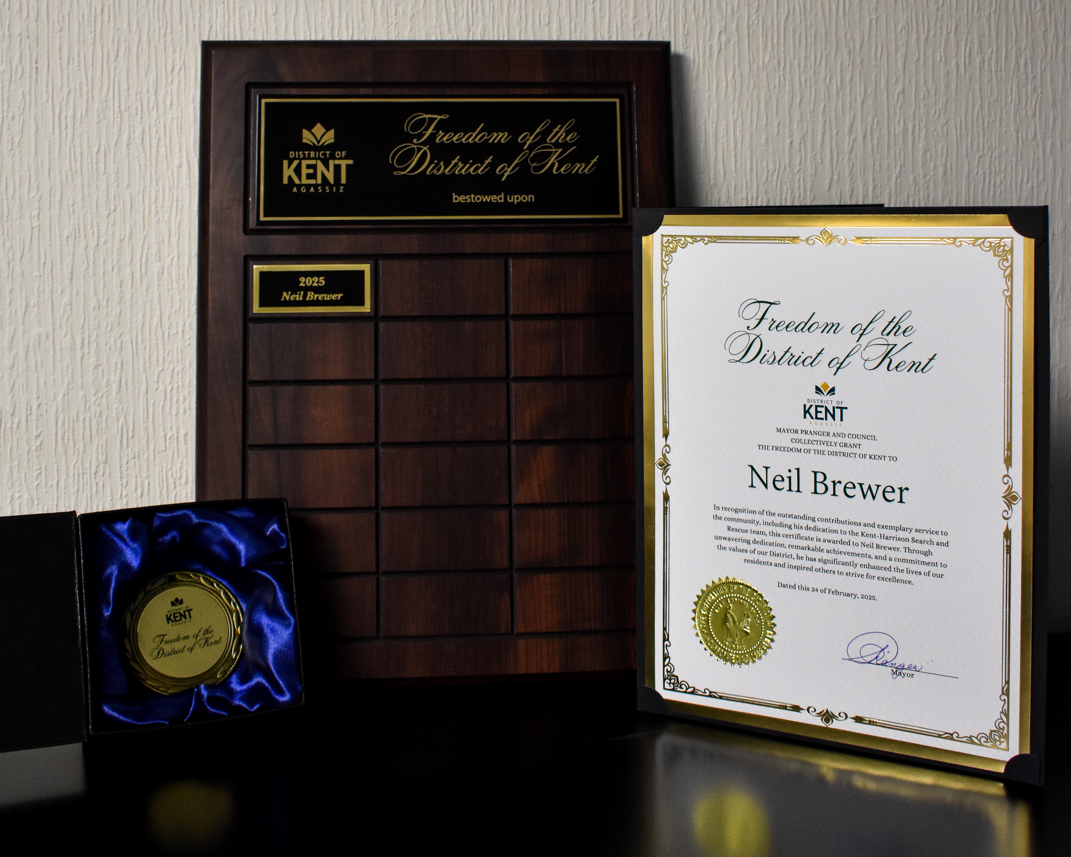 Freedom of the District of Kent Medal, Plaque, and Certificate