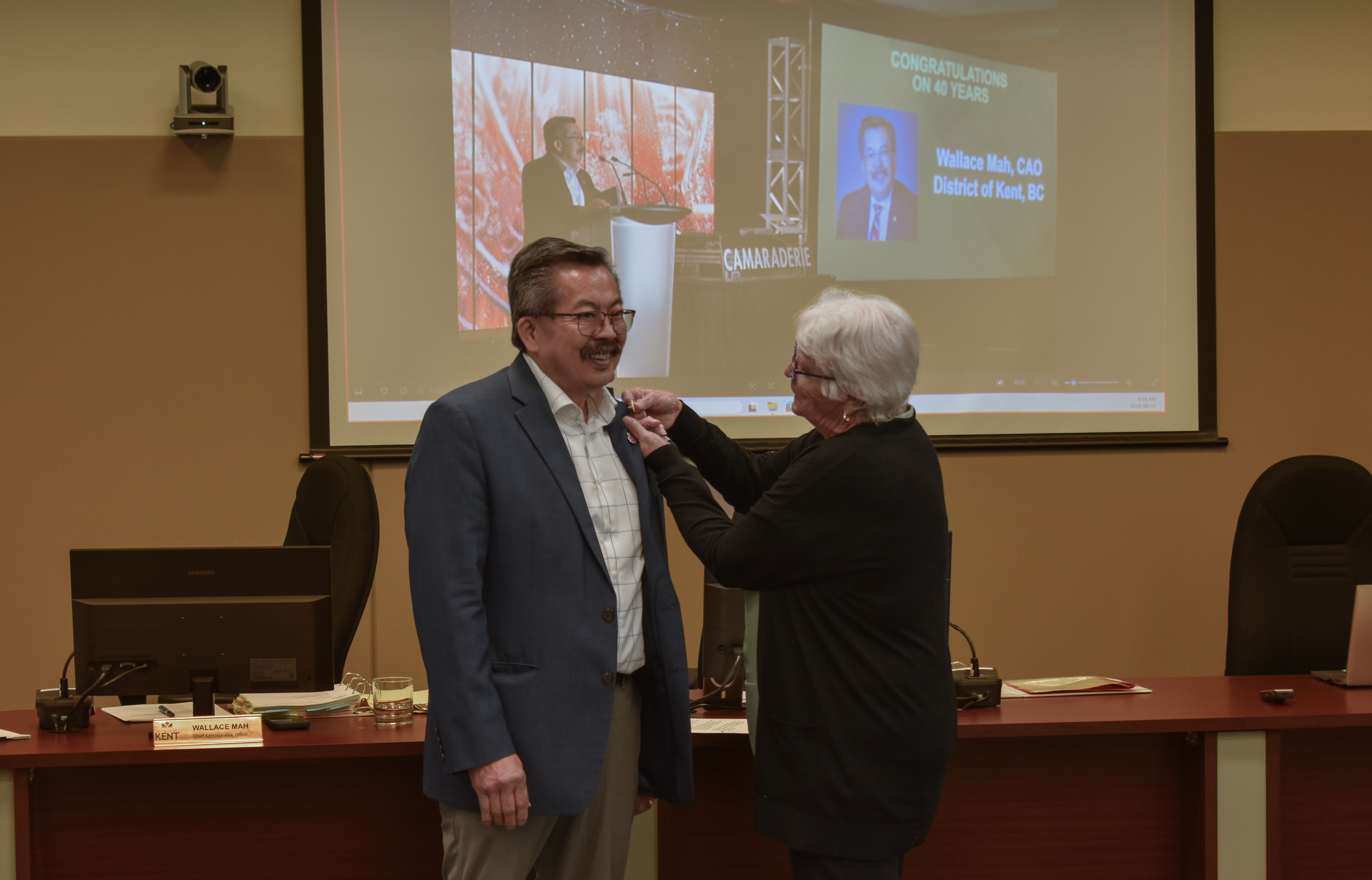 Wallace Mah Receiving the CAMA Long Service Recognition Award