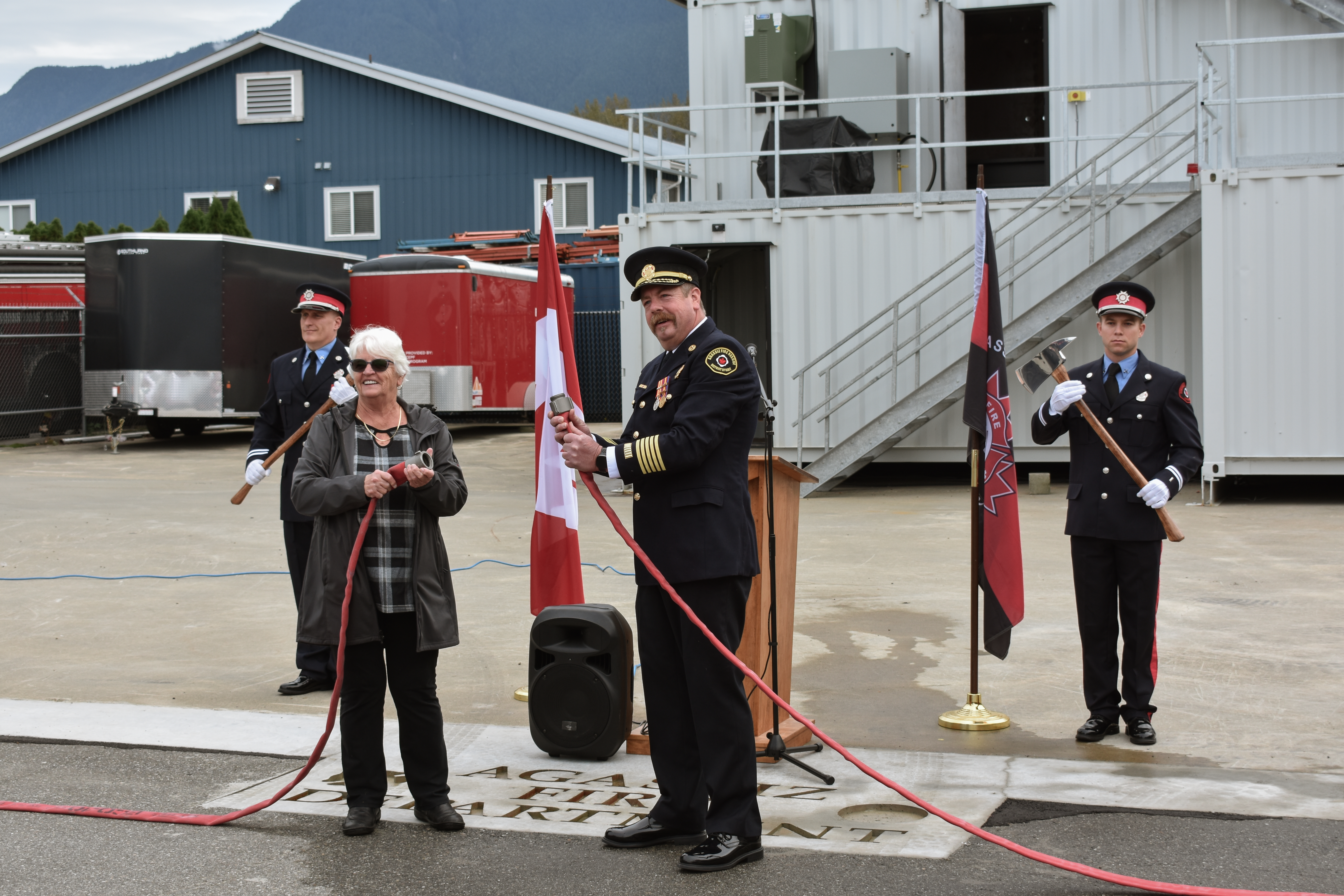 Mayor Pranger and Chief Basten Official Hose Uncoupling